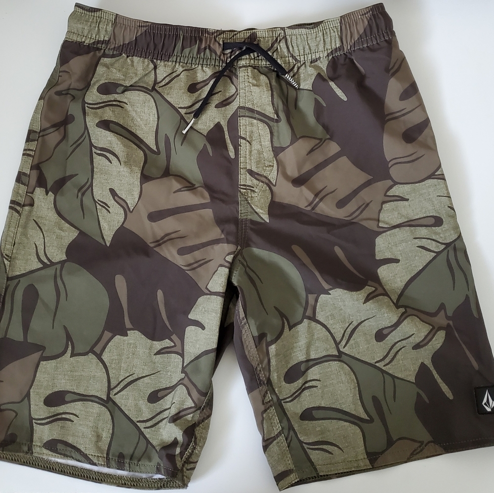 Volcom shorts